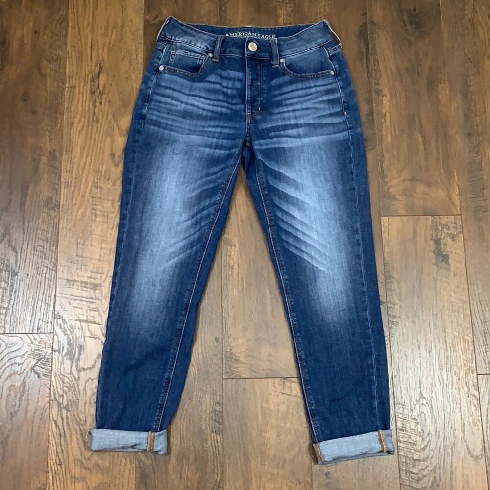 American Eagle Tomgirl Cropped Button Fly Jeans